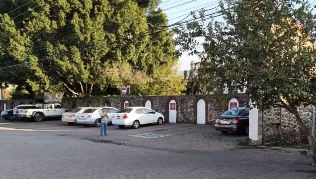 Se informó que el masculino era miembro de la familia Fernández de Cevallos, el cuál contaba con supuestos signos de violencia. 