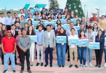 Estudiantes de UT San Juan reciben Premio al Mérito Académico y Becas Escolares