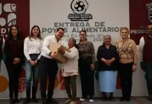 Entrega de 500 apoyos del Programa Corazones que Alimentan, en Pedro Escobedo