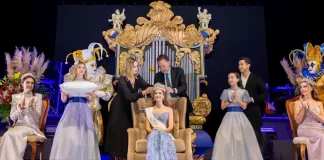 Encabeza Gobernador coronación de Fátima como Reina de las Fiestas de Navidad 2025