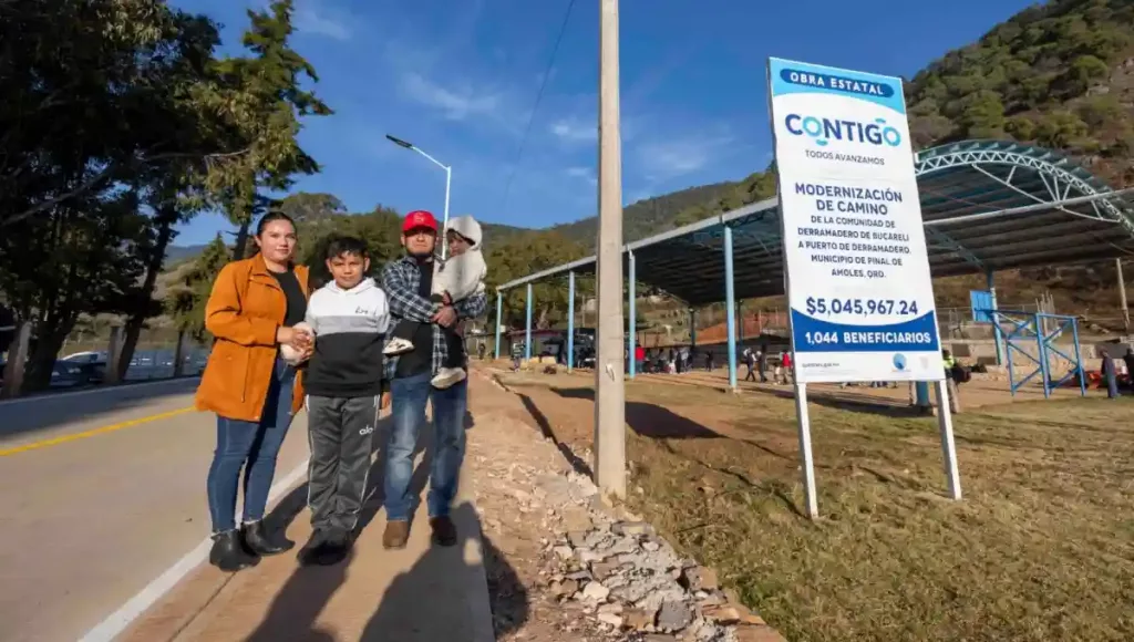 Se invirtieron 8.2 millones de pesos, en beneficio de tres mil 700 personas. También se construyó una techumbre en la Telesecundaria Plutarco Elías Calles.