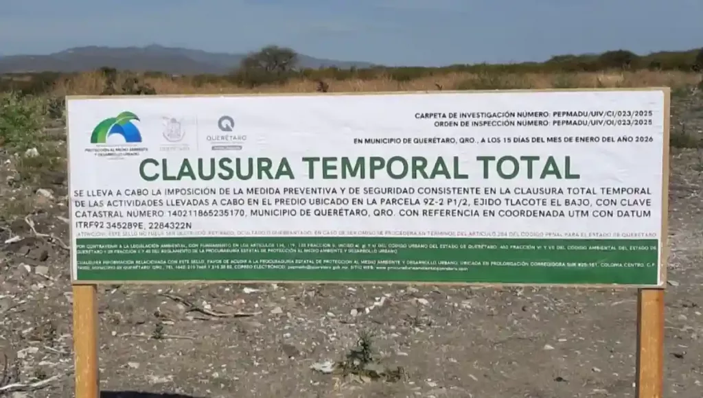 Se encuentra en un predio ubicado en la colindancia de la colonia Ciudad del Sol, en el municipio de Querétaro, sitio en el que se observó la disposición de residuos sólidos urbanos y de manejo especial.