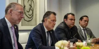 Gobernador impulsa inversión de 215 mdp de Plásticos Durex en gira por España