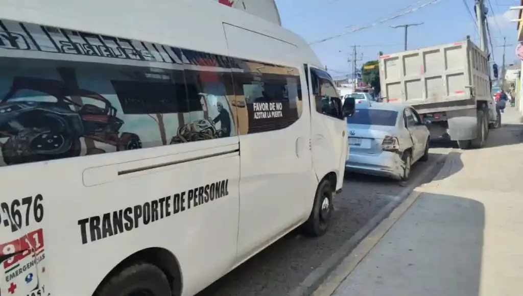 El hecho vial se registró en el cruce de Avenida México con Avenida Águilas.
