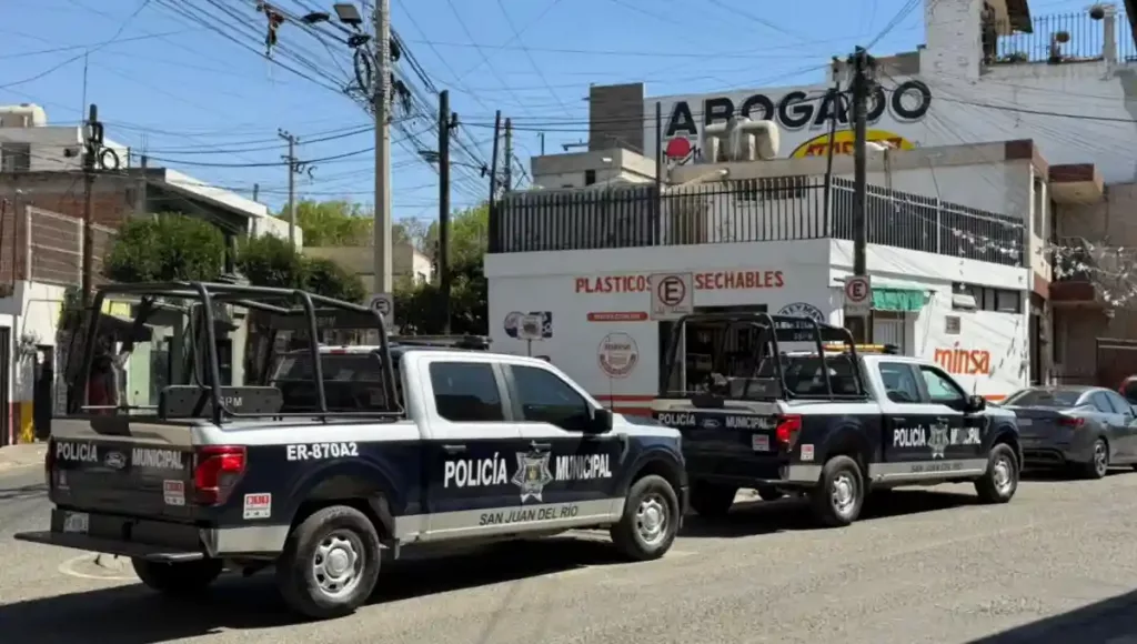 El masculino presuntamente traía un arma blanca lesionando a dos personas, una de ellas intendente de la escuela Secundaria General Antonio Caso.