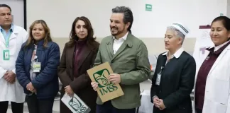 Zoé Robledo supervisa proyecto de la Unidad Medica Familiar No.6 en San Juan del Río