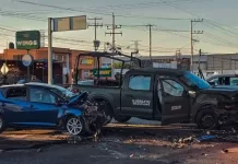 Fuerte choque entre una camioneta del Ejército y un particular deja dos lesionados