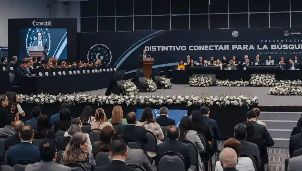 El gobernador, Mauricio Kuri González, fungió como testigo de honor en la firma de un convenio de colaboración que celebraron representantes de sectores institucionales y el Fiscal General del Estado