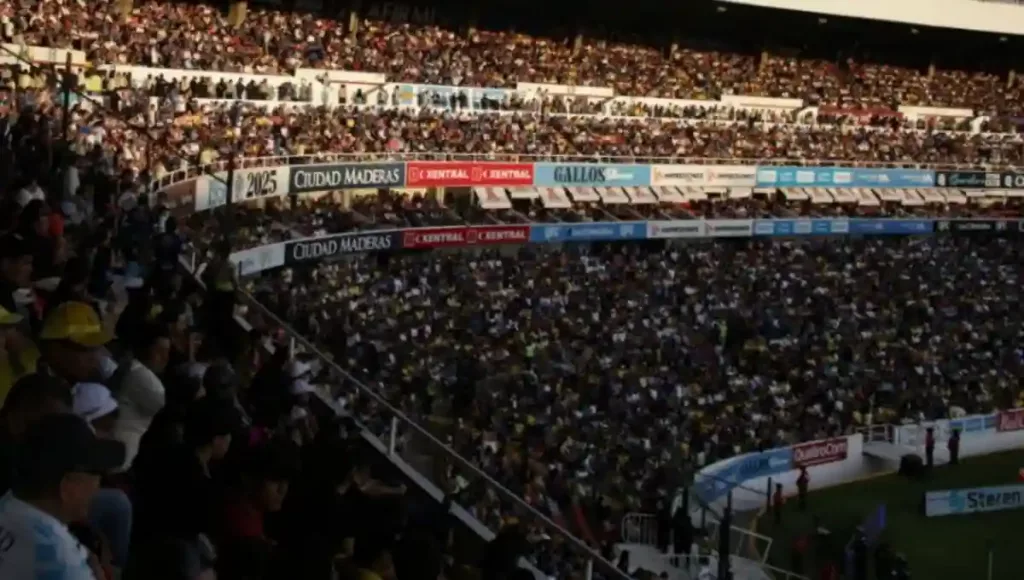 El partido concluyó sin incidencias en materia de seguridad, manteniendo un ambiente familia.
