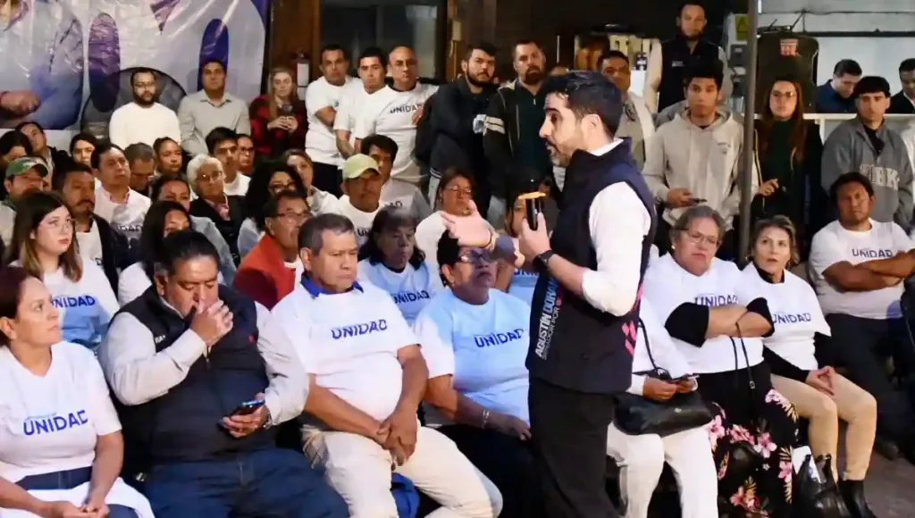 "Sigamos avanzando en construir esta red ciudadana para defender Querétaro", dijo el Senador por Querétaro.