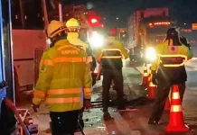 Prensado tras brutal choque en la 57; transporte de personal se estrella contra tortón