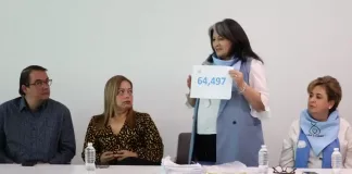 Más de 64 mil 497 firmas ciudadanas en defensa de la vida, fueron entregadas a diputados del PAN