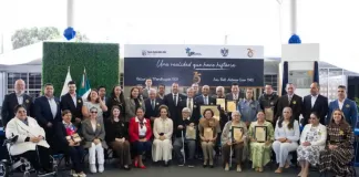 Realizan sesión solemne para reconocer a la Secundaria General Antonio Caso por su 75 Aniversario