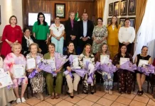 Entrega Roberto Cabrera 11 reconocimientos “Mujer que Inspira” a sanjuanenses destacadas