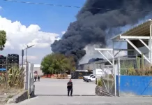 Movilización de emergencia por incendio en empresa de San Juan del Río