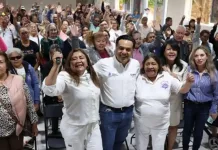 Visita Luis Nava grupo del adulto mayor en San Juan del Río