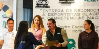 Reconocen a deportistas de alto rendimiento en Pedro Escobedo
