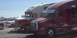 Traileros colapsan la autopista 57: Bloqueo total en la Cuesta China por falta de acuerdos federales