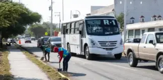 Roberto Cabrera supervisa trabajos de barrido y limpieza en Loma Alta y Avenida Universidad