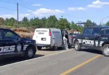 Fuerte choque frontal en la carretera Amealco – San Ildefonso deja un muerto y varios heridos