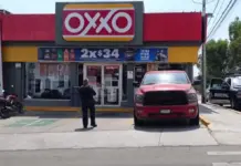 Asaltan Oxxo a unos metros de la SSPM; no hay detenidos