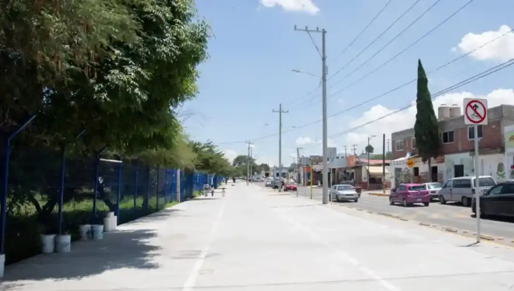 Los trabajos consisten en la ampliación del alumbrado público en dicha zona, con una inversión cercana a 850 mil pesos, así como la reubicación de tres postes.