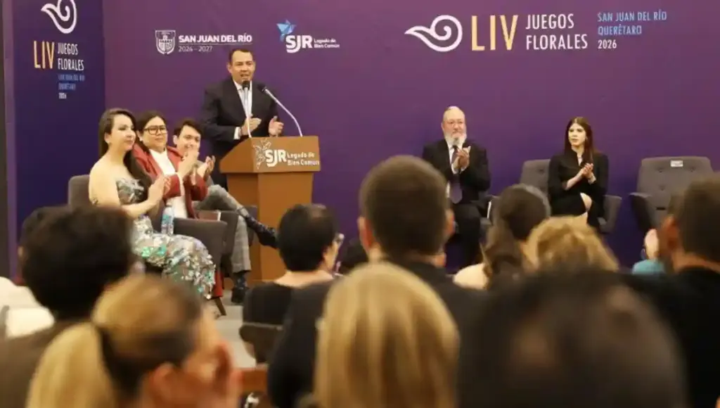 El Premio Nacional de Poesía San Juan del Río 2026 fue para Esther Monserrat García García, quien recibió la Flor de Plata y un diploma de honor.