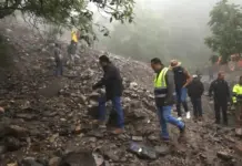 Atiende Luis Nava afectaciones por deslave en Joyas de Bucareli