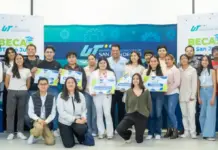 Impulsa UT San Juan permanencia escolar con la entrega de 220 becas