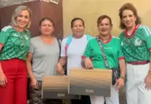 Entrega Adriana Meza equipos de cómputo del programa “Uniendo las Voces”