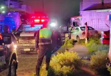 Conductor arranca en reversa por error y atropella a “Don Goyo” en Valle Dorado