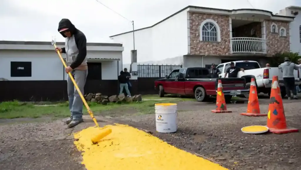 Las dependencias de la Administración Municipal llevaron a cabo labores de limpieza, pintura de vialidades, colocación de señalética y se realizó una campaña de salud visual.