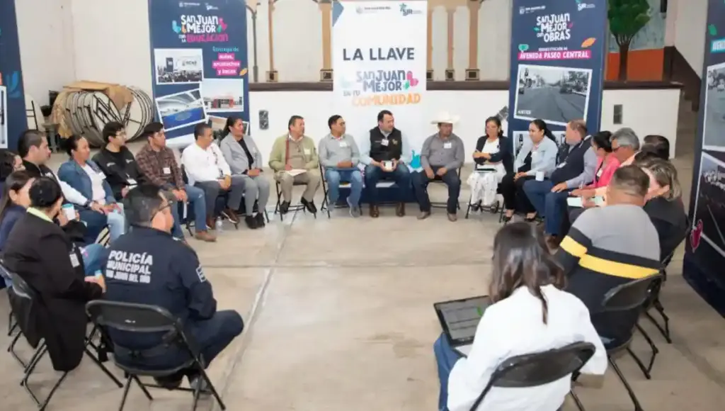 Durante la jornada, se realizaron actividades como rehabilitación de áreas comunes, entrega de jitomate, aplicación de pintura en topes, entre otras.