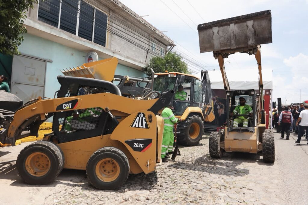 La SICT inicia rehabilitación de la carretera federal MEX-120 en coordinación con el Municipio de Tequisquiapan.