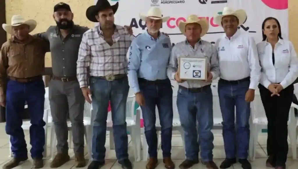 El objetivo de este programa es fortalecer la capacidad de respuesta en los municipios, entregando insumos básicos para atender de forma oportuna a los animales identificados con miasis.