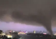 En China tornados dejan al menos 11 muertos y cientos de heridos