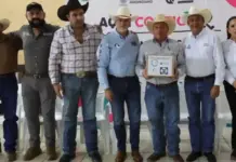 Entrega SEDEA kits de atención a gusano barrenador en San Juan del Río