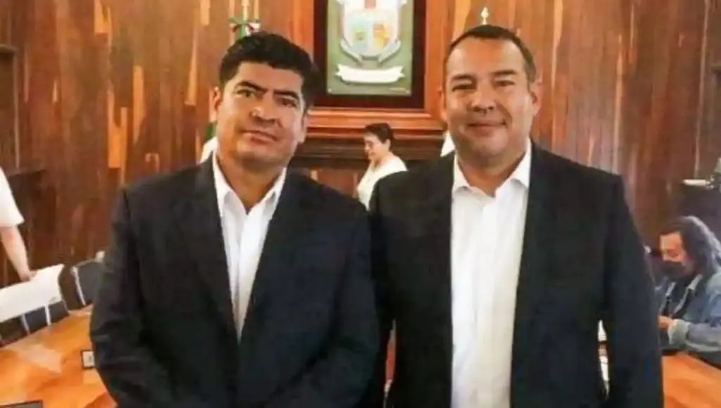 En sesión extraordinaria de Cabildo, el presidente municipal de San Juan del Río, Roberto Cabrera Valencia, tomó protesta a Miguel Ángel Jiménez Evangelista como secretario de Ayuntamiento.