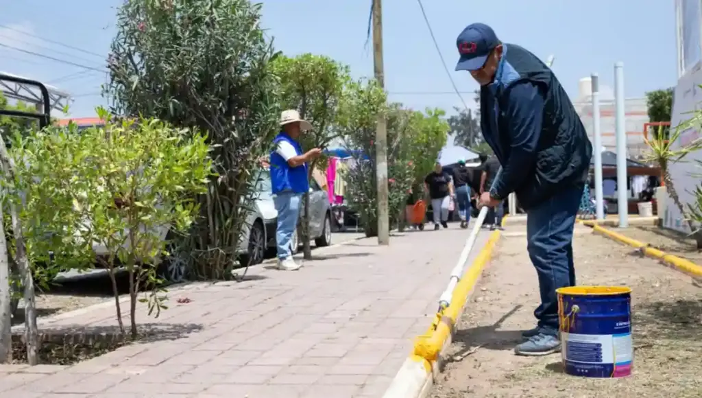 El presidente municipal, Roberto Cabrera Valencia, encabezó un encuentro con la ciudadanía y liderazgos de Loma Linda.