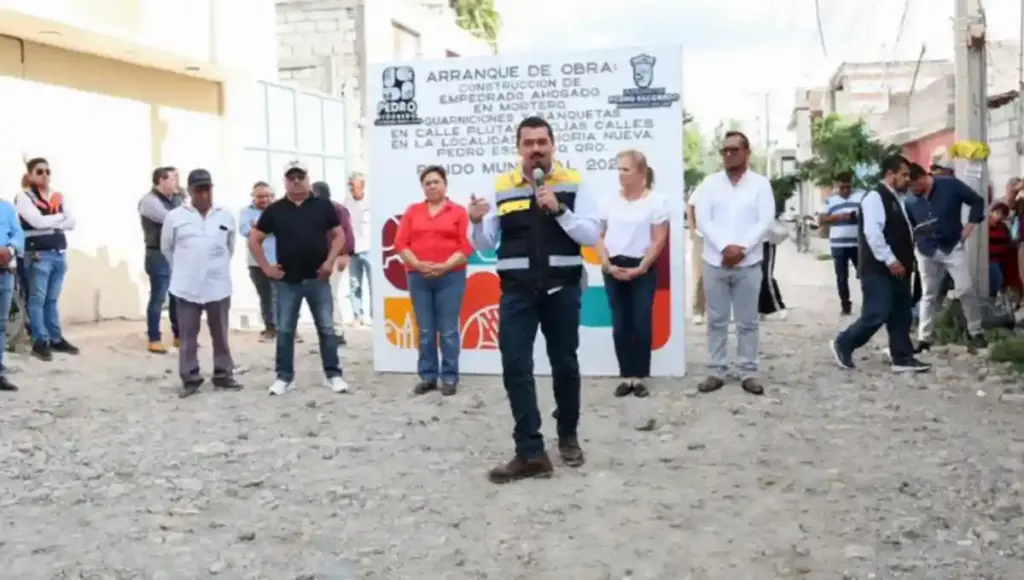 Beto Nava destacó que llevar obra pública a las comunidades significa atender de manera directa las necesidades de la gente.