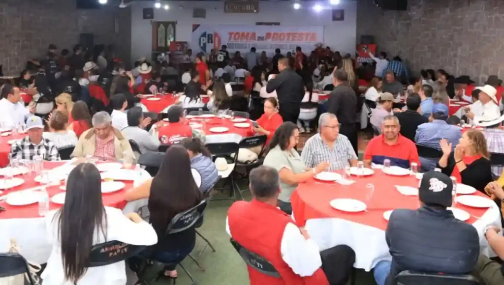 Toman protesta sectores y organizaciones municipales al interior del Partido Revolucionario Institucional 