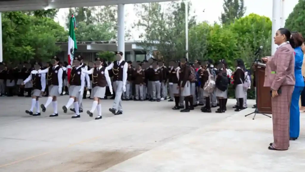 En lo que respecta de manera específica al municipio de San Juan del Río, regresaron cerca de 45 mil alumnas y alumnos de educación básica pública.