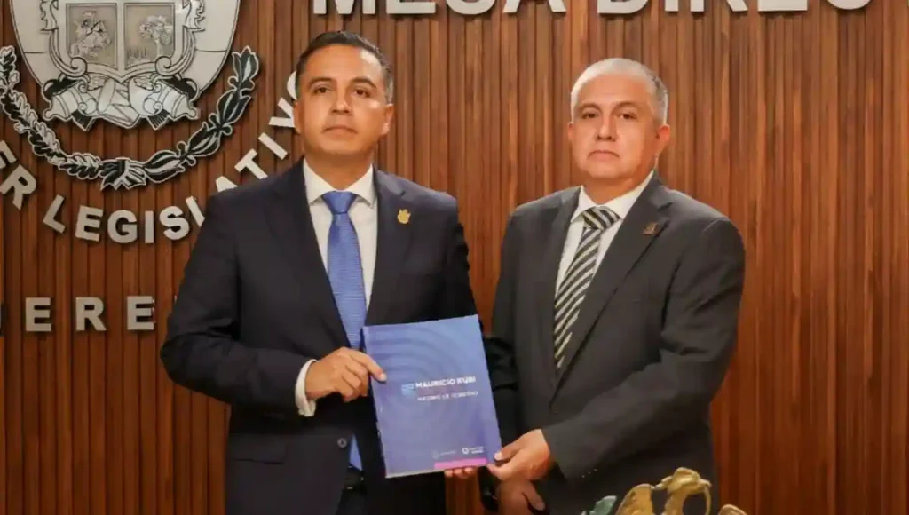 El Quinto informe de actividades del gobernador del estado, Mauricio Kuri González, fue entregado por el Secretario de Gobierno, Erick Gudiño, en Sesión del Pleno del Congreso del Estado.