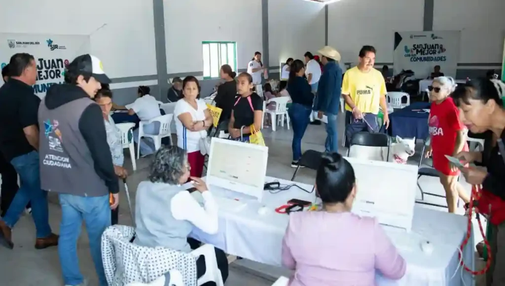La jornada de trabajo y diálogo fue encabezada por el presidente municipal de San Juan del Río, Roberto Cabrera Valencia, quien sostuvo un encuentro con la comunidad.