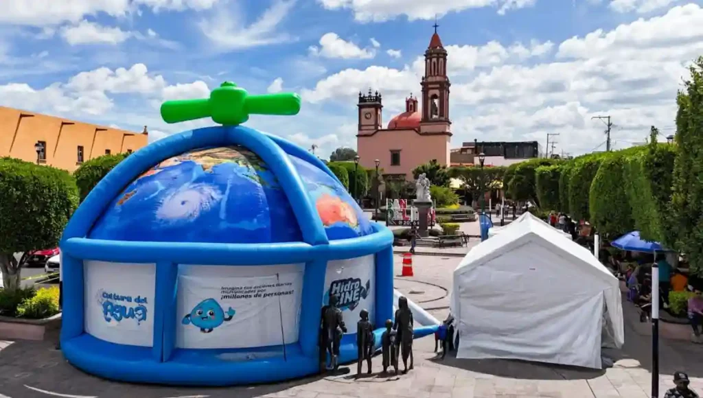 El cinedomo recorrerá comunidades, colonias y barrios para promover de manera dinámica y divertida el cuidado del agua.
