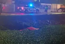 Auto cae al canal de Santa Clara; presumen estado de ebriedad del conductor