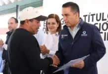 Beneficia Gobierno del Estado a familias de Cadereyta con títulos de propiedad