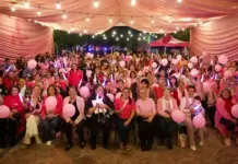 Se ilumina de rosa Puente de la Historia en San Juan del Río