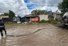 Desazolvan calles en Pueblo Quiero tras taponamientos