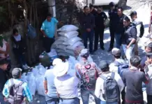 Entrega SEDESOQ canastas alimentarias en la Sierra Queretana